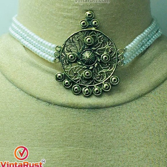 White Pearls Beaded Choker Necklace With Earrings and Ring - Picture 7 of 9